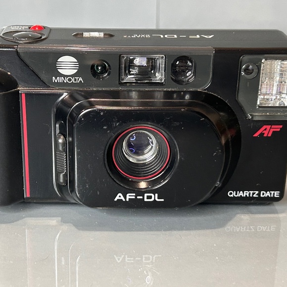 Minolta AF-DF 35mm vintage film camera with case - Picture 1 of 6